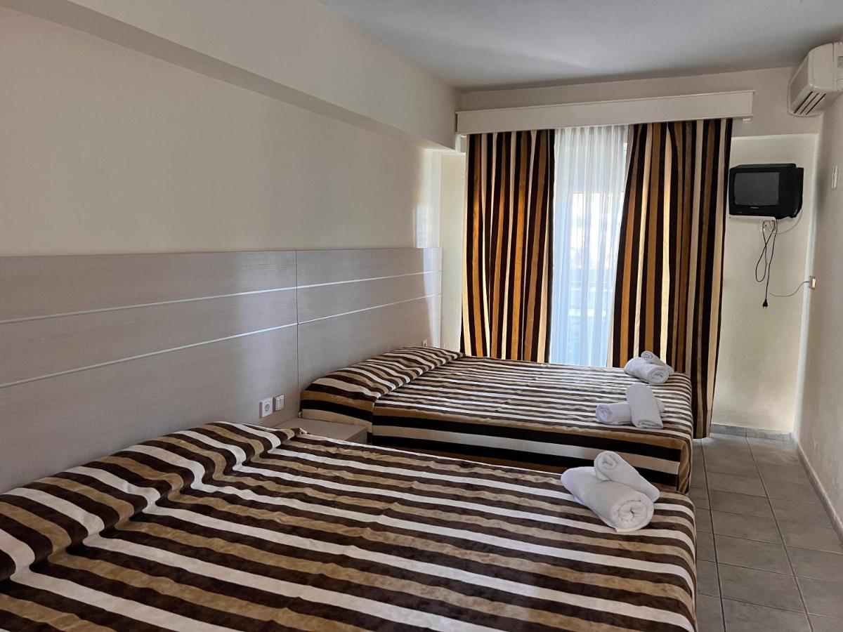 Hanioti Grand Victoria Bagian luar foto