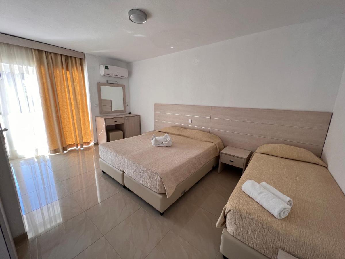 Hanioti Grand Victoria Bagian luar foto