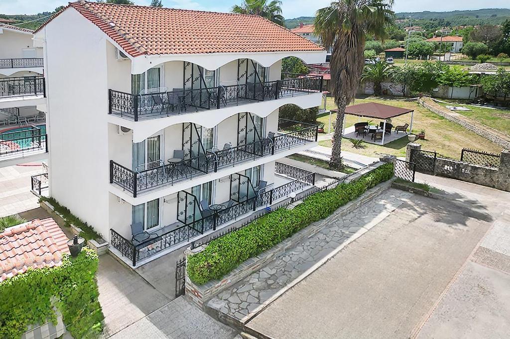 Hanioti Grand Victoria Bagian luar foto